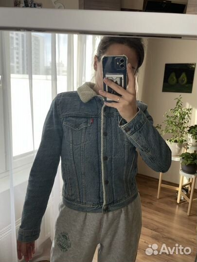 Джинсовая куртка женская levis