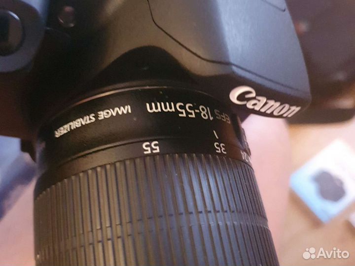 Зеркальный фотоаппарат canon EOS 700d