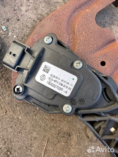 Педаль газа Renault Sandero 2 1.6 K4M 2014