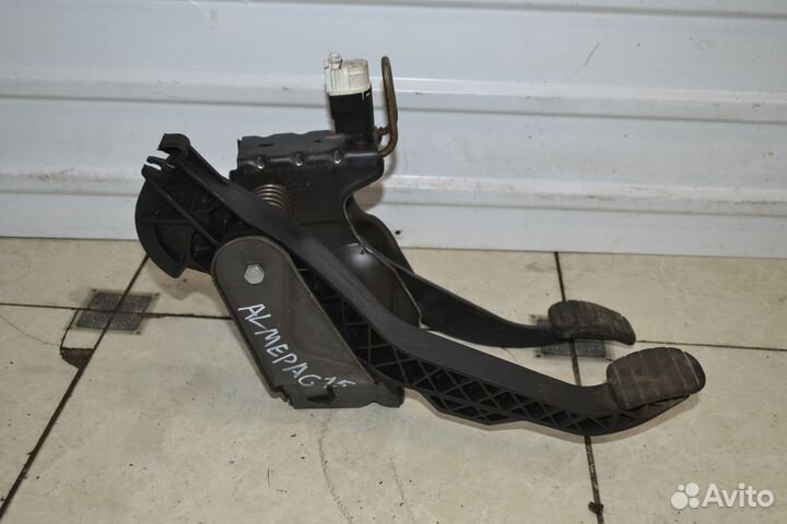 Педальный узел Nissan Almera G15