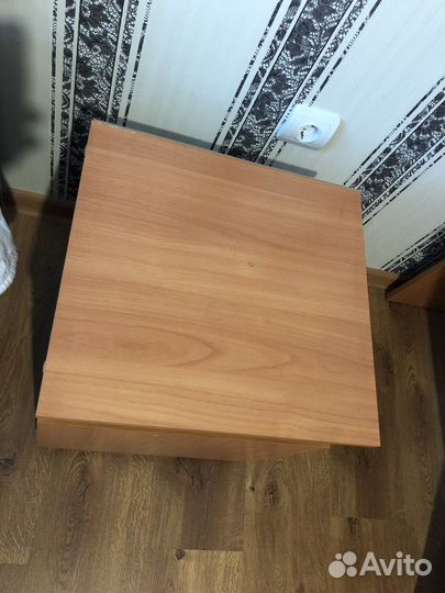 Тумба прикроватная