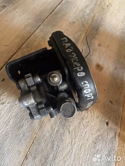 Насос гидроусилителя Mitsubishi pagero sport 1