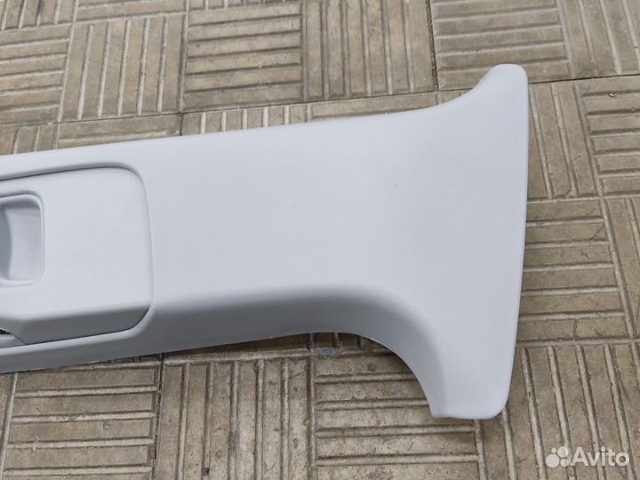 Обшивка стойки центральная левая Opel Astra H