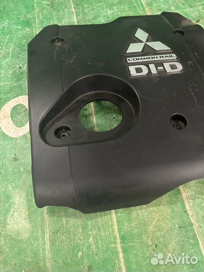 Декоративная крышка двигателя Mitsubishi