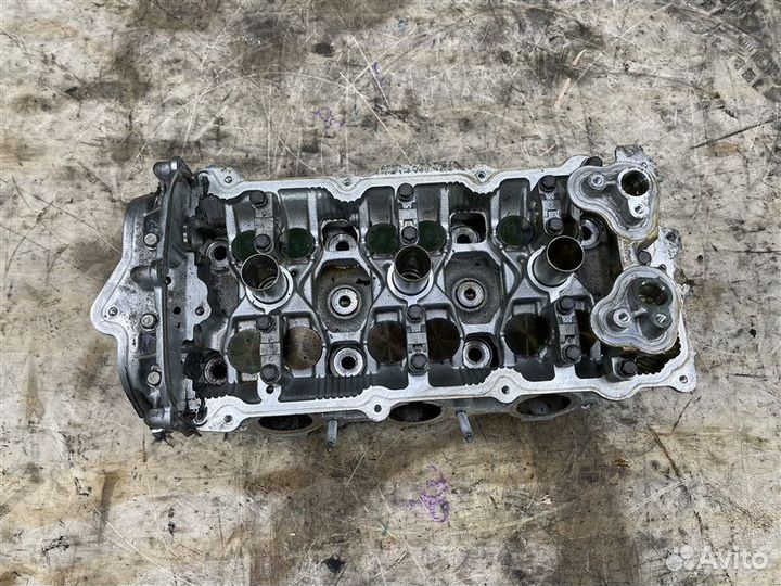 Головка блока цилиндров правая Nissan Skyline V36