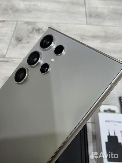 Samsung Galaxy S24 Ultra, 12/256 ГБ