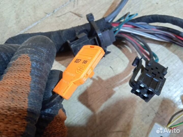 Проводка (коса) дверная передняя левая