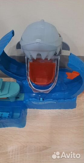 Трасса акулаhot wheels