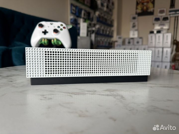 Xbox One S 1TB гарантия отличное состояние