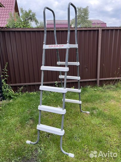 Лестница для бассейна