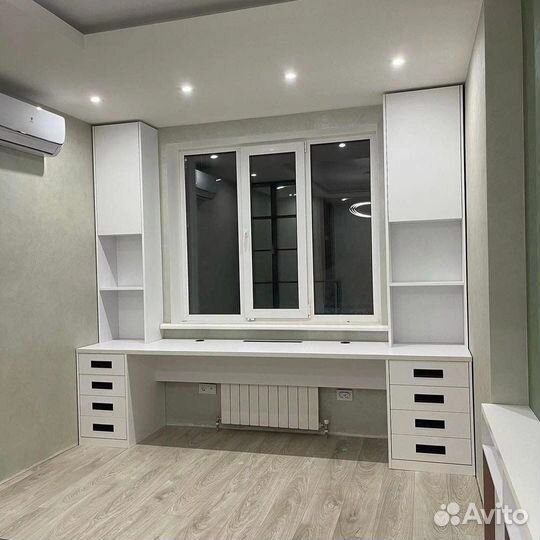 Рабочая зона у окна