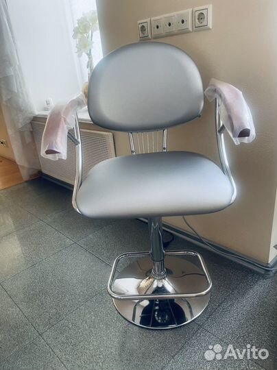 Парикмахерское кресло гидравлика Италия