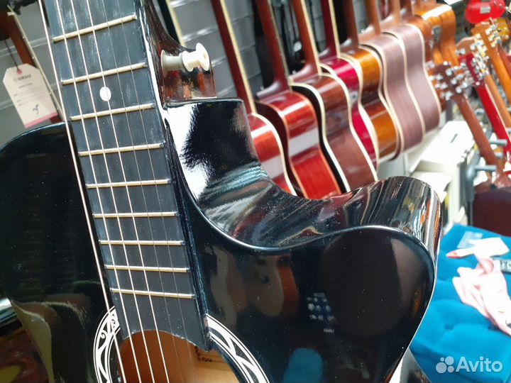 Акустическая гитара