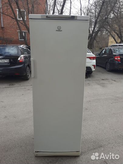 Холодильник indesit