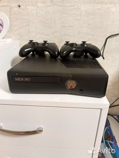 Игровая приставка xbox 360 прошитая с играми
