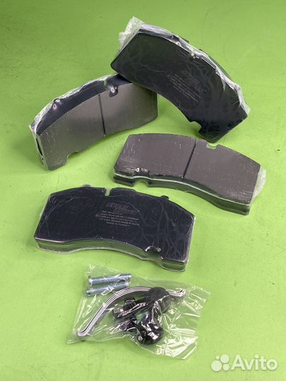 Колодки дисковые 210.8x108x30 с р/к \BPW. knorr SB4309T SK7 D17101