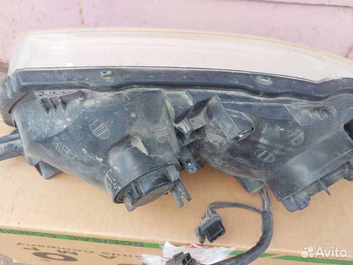 Фара передняя правая Nissan Almera Classic B10