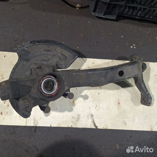 Правый поворотный кулак цапфа audi a4 b5
