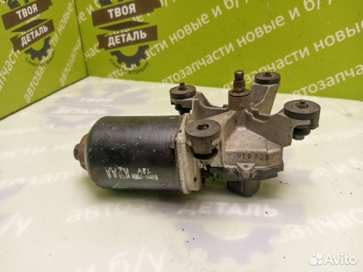 Моторчик стеклоочистителя передний Kia Rio 1 1.6