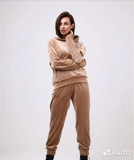 Костюм спортивный