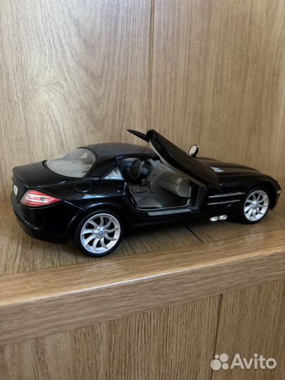 Машинки модельки 1:18 Mercedes SLR Mclaren Maisto