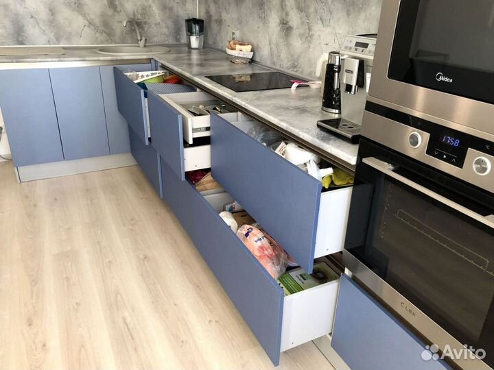 Кухонный гарнитур угловой в потолок на заказ