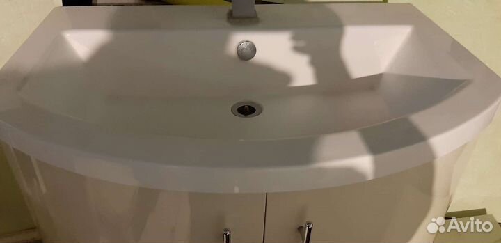 Тумба с раковиной для ванной