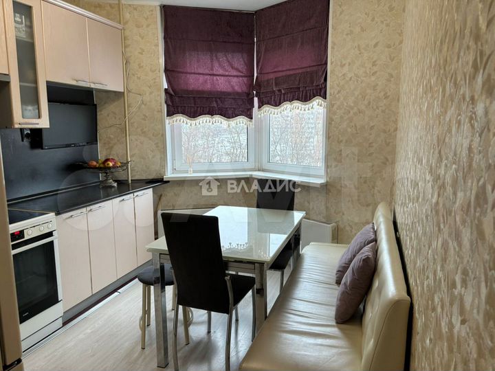 2-к. квартира, 52,3 м², 6/17 эт.