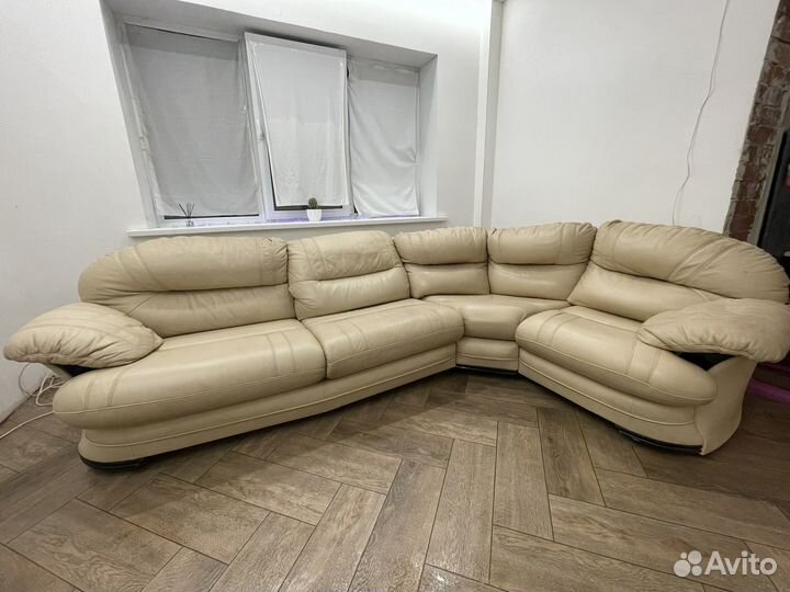 Угловой кожаный диван Германия