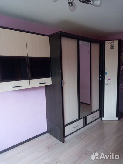 Шкаф с зеркалом и угловой