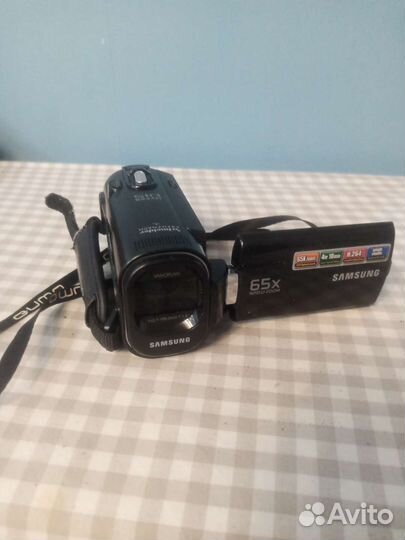 Видеокамера Samsung 65x