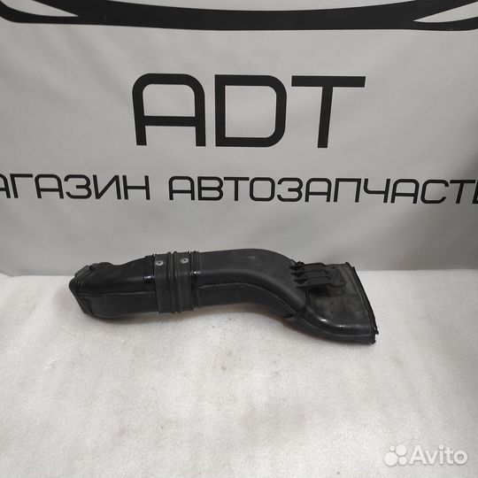 Воздухозаборник Mitsubishi Citroen Peugeot 2.2 HDi