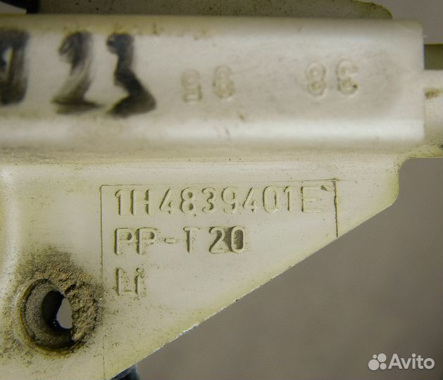 Стеклоподъемник задний левый VW Golf 3