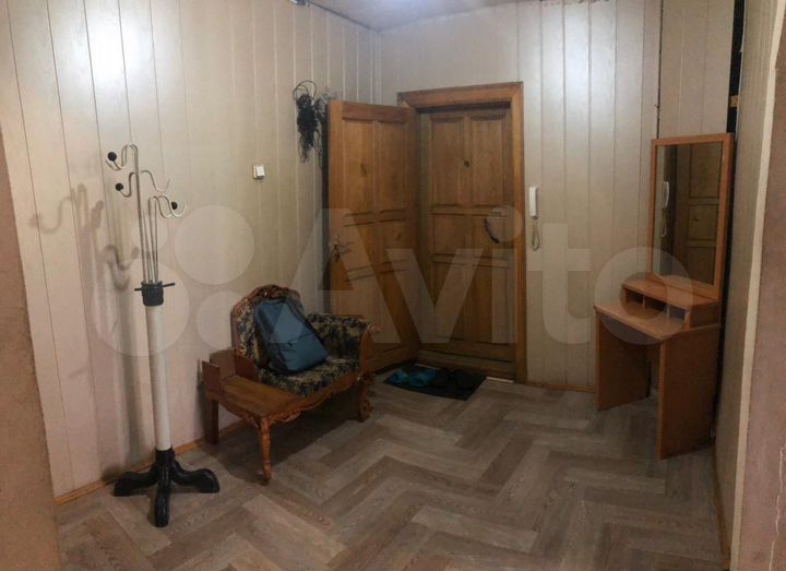 4-к. квартира, 98 м², 1/5 эт.