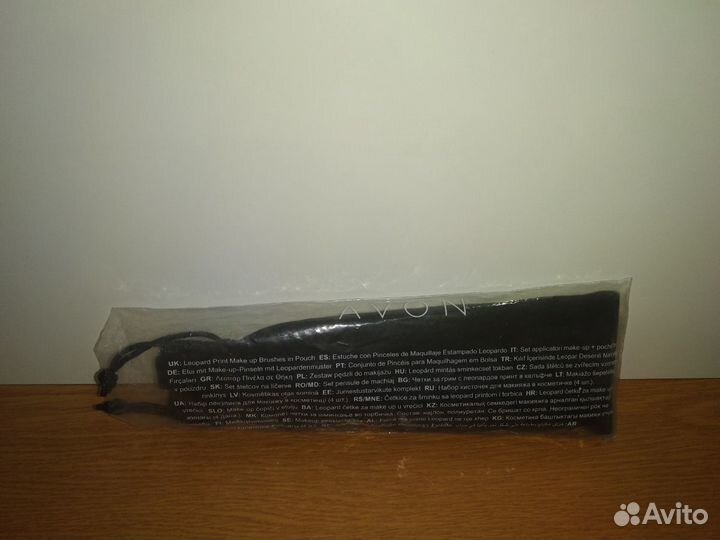 Набор кисточек для макияжа в футляре