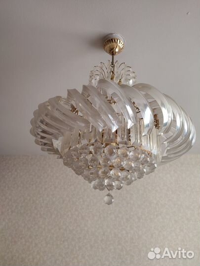 Продается люстра