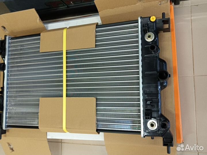 Радиатор охлаждения Chevrolet Aveo T300 Opel Mokka