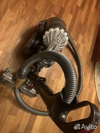 Пылесос Dyson dc23