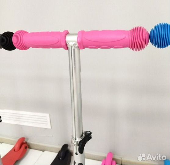 Самокат трехколесный