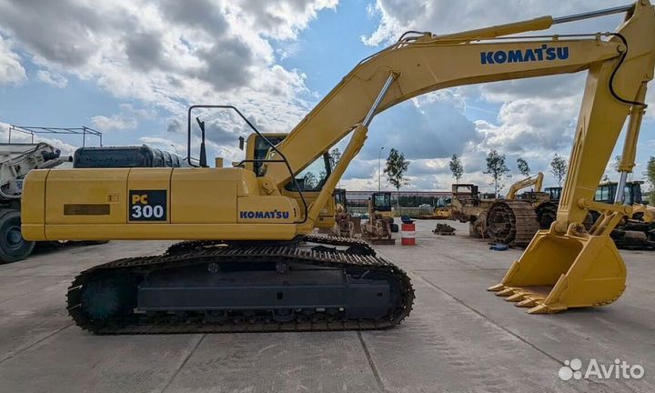 Гусеничный экскаватор Komatsu PC300-8, 2011