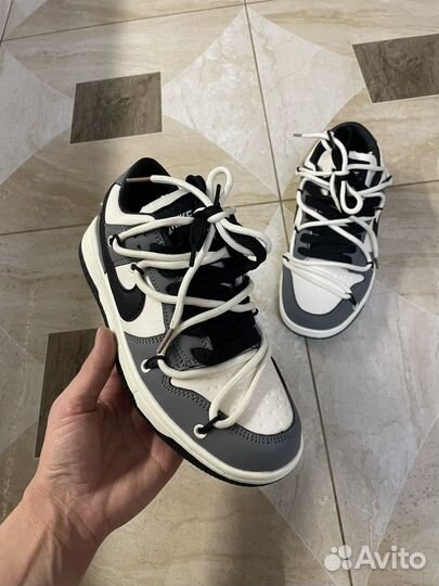 Кроссовки новые