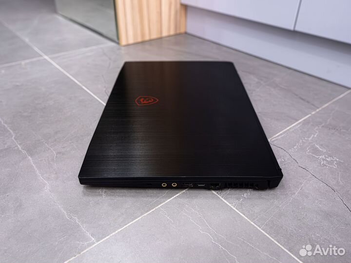 Мощный игровой MSI 17.3 (Core i7-8750H, 16/1128 Гб