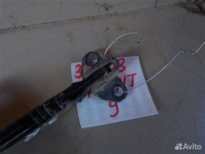 Ограничитель двери задний правый Mitsubishi Galant