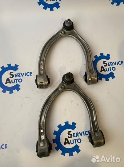 Mercedes W205 W213 Рычаг верхний левый 0009