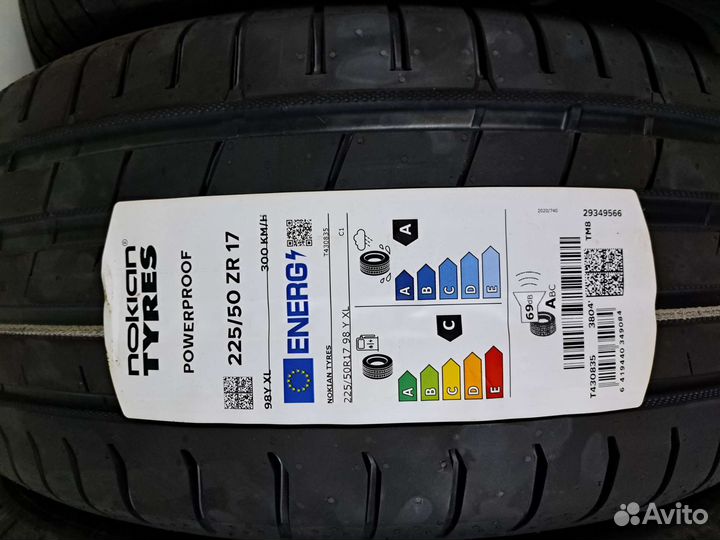Nokian Tyres PowerProof 225/50 R17 98Y