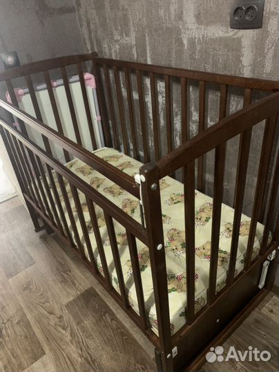 Детская кроватка