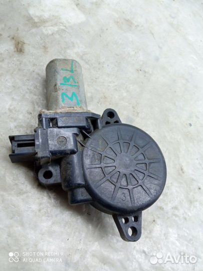 Моторчик стеклоподьемника задний правый Mazda 3 BL