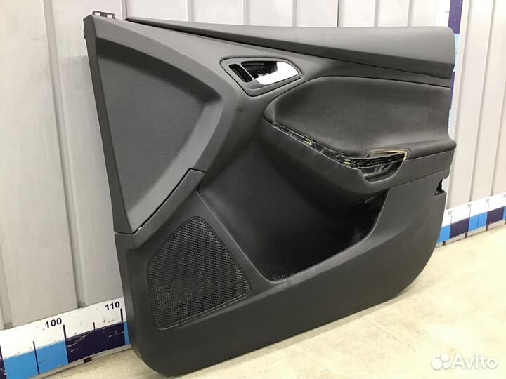 Обшивка двери передней правой Ford Focus III 2011