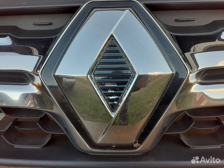 Решетка радиатора renault duster
