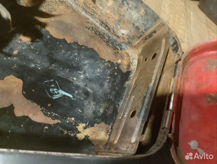 Бардачок левый мотоцикла иж